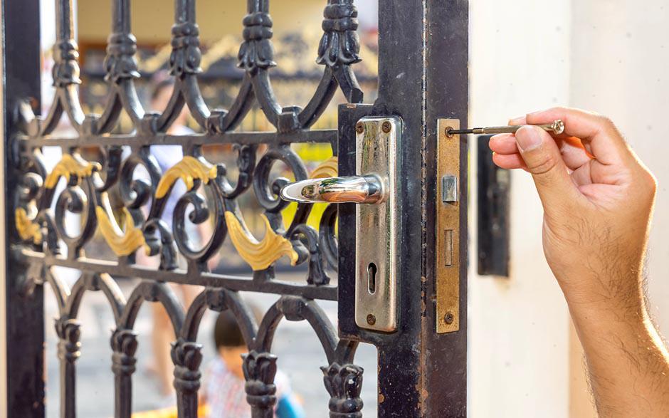 ouvrir une porte sans clé Nanterre
